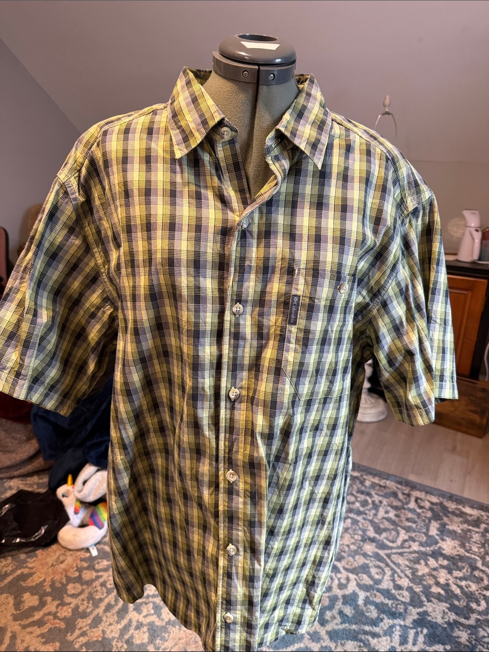 Columbia Men's Green Plaid Short-Sleeve Button-Down Shirt